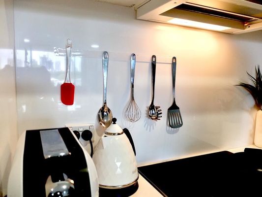 ホック、写真、電話ホールダーおよびカーペットのための取り外し可能な洗濯できるグリップの再使用可能なテープ サプライヤー